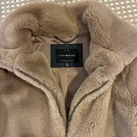 Lucky Brand Jackets & Blazers - Lucky Brand Super cozy Faux Fur Jacket